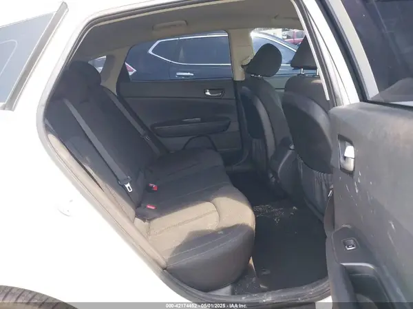 KNAGT4L3XJ5216216 2018 KIA OPTIMA - Image 8