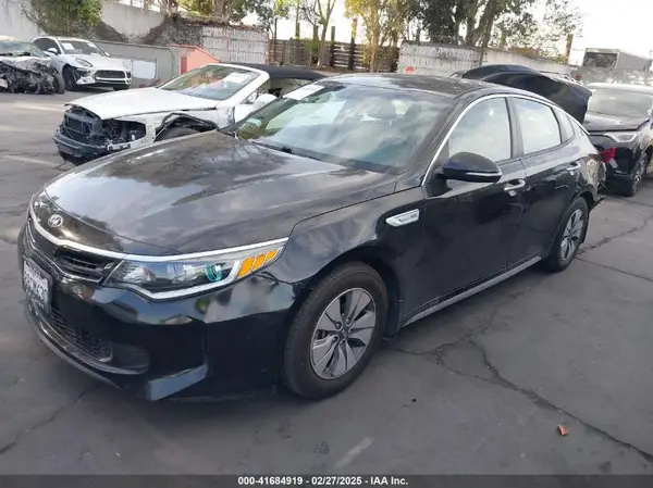 KNAGT4LC0H5006086 2017 KIA OPTIMA - Image 2