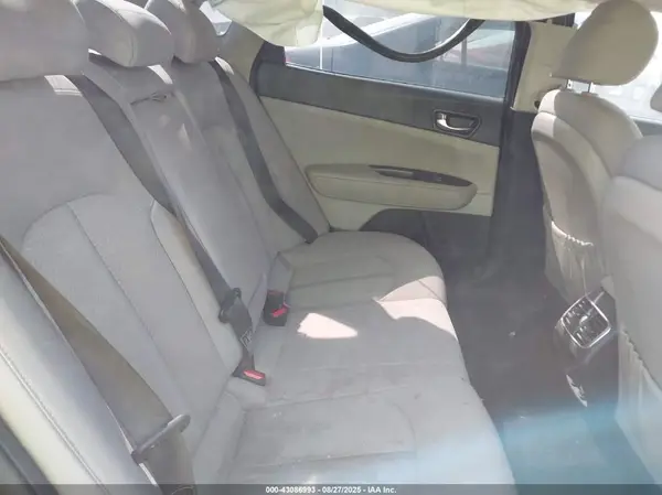 KNAGT4LC1H5004850 2017 KIA OPTIMA - Image 8
