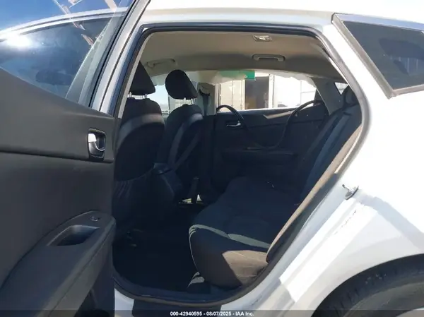 KNAGT4LC2H5005196 2017 KIA OPTIMA - Image 8
