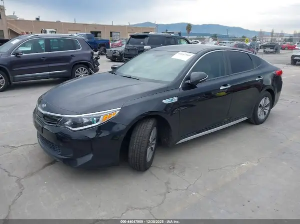 KNAGT4LC2H5007174 2017 KIA OPTIMA - Image 2