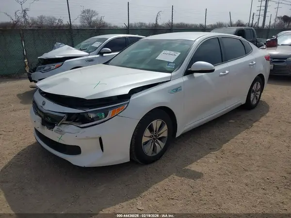 KNAGT4LC3H5008673 2017 KIA OPTIMA - Image 2