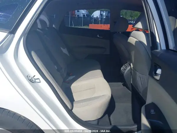 KNAGT4LC4H5006320 2017 KIA OPTIMA - Image 8