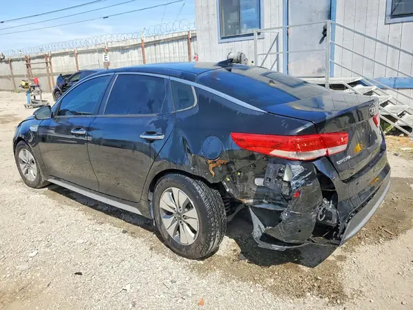 KNAGT4LC4H5006723 2017 KIA OPTIMA - Image 2