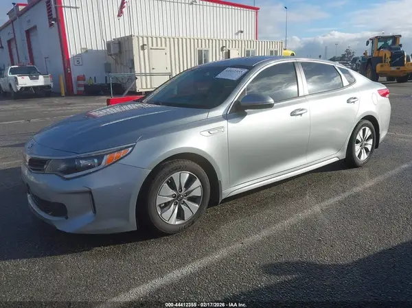 KNAGT4LC6H5005265 2017 KIA OPTIMA - Image 2
