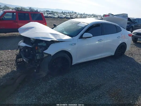 KNAGT4LC6H5005881 2017 KIA OPTIMA - Image 2