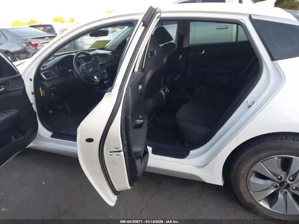 KNAGT4LC7H5006750 2017 KIA OPTIMA - Image 8