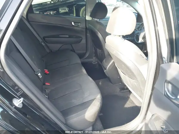 KNAGT4LC7H5007655 2017 KIA OPTIMA - Image 8