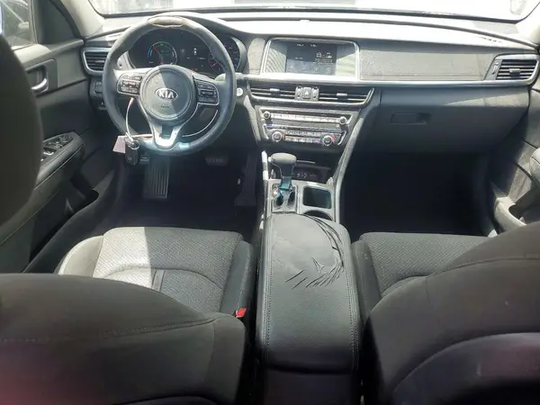 KNAGT4LC8H5005025 2017 KIA OPTIMA - Image 8