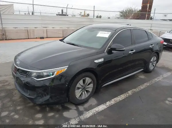 KNAGT4LC8H5008457 2017 KIA OPTIMA - Image 2