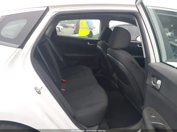 KNAGT4LC9H5006409 2017 KIA OPTIMA - Image 8