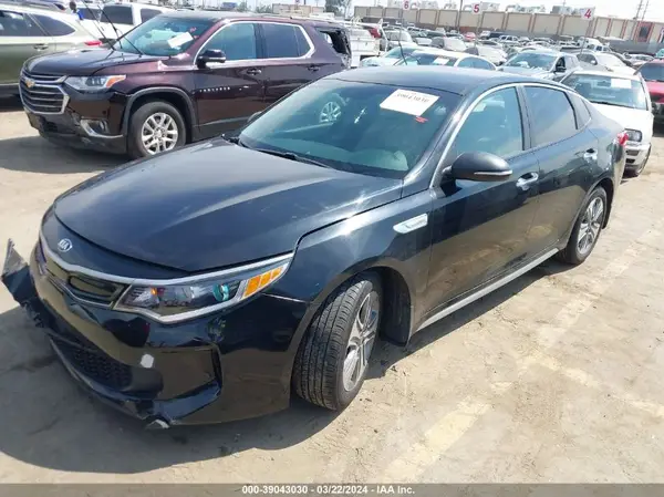 KNAGT4LC9H5006586 2017 KIA OPTIMA - Image 2