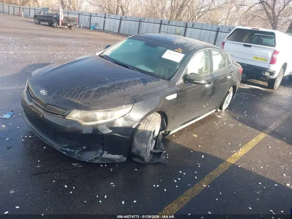 KNAGT4LCXH5004555 2017 KIA OPTIMA - Image 2