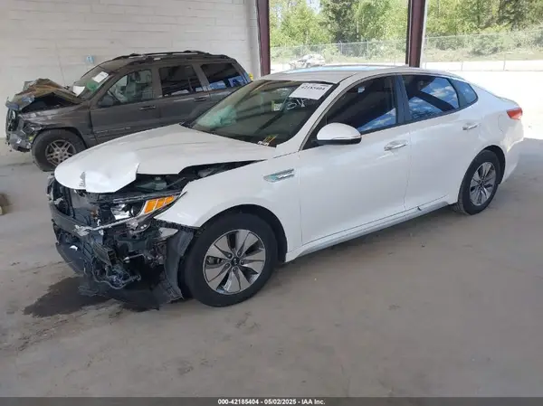 KNAGT4LE0H5016585 2017 KIA OPTIMA - Image 2