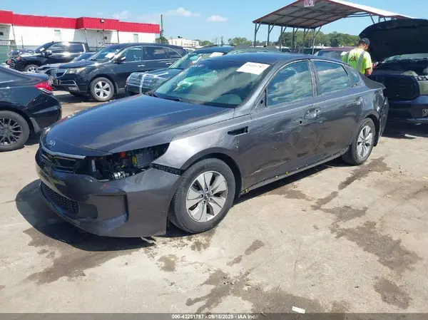 KNAGT4LE1H5018622 2017 KIA OPTIMA - Image 2