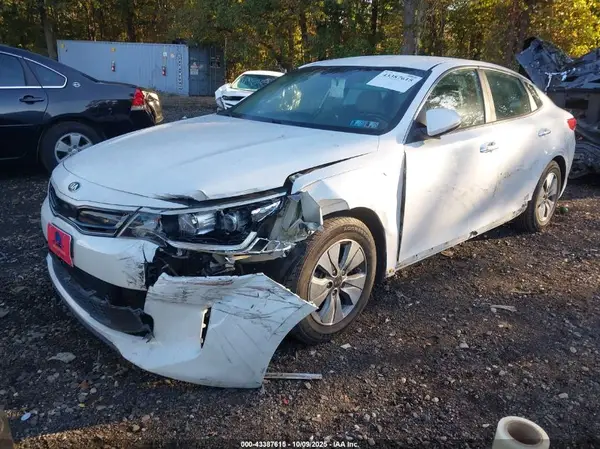 KNAGT4LE2H5013235 2017 KIA OPTIMA - Image 2