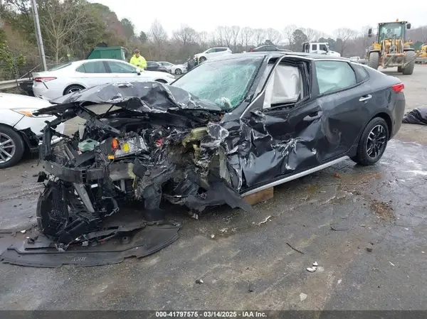 KNAGT4LE2H5015177 2017 KIA OPTIMA - Image 2