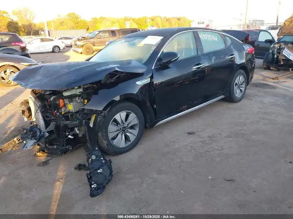 KNAGT4LE4H5009798 2017 KIA OPTIMA - Image 2