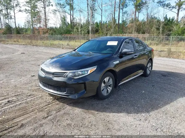 KNAGT4LE4H5010675 2017 KIA OPTIMA - Image 2