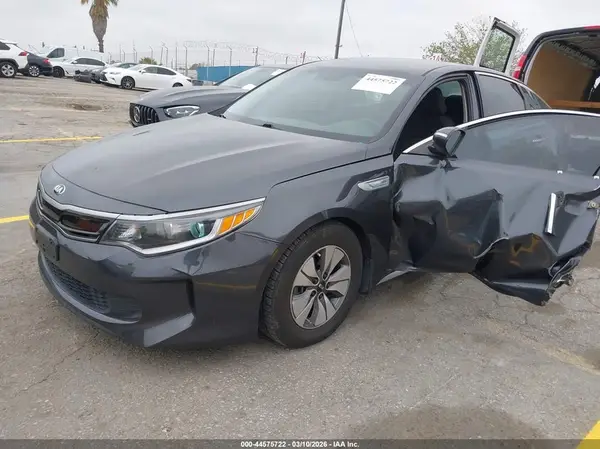 KNAGT4LE4H5017416 2017 KIA OPTIMA - Image 2