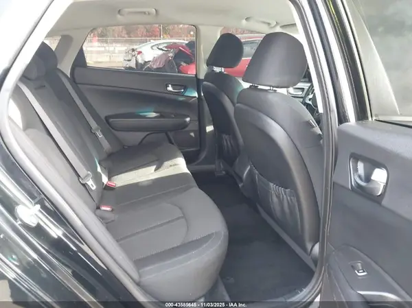 KNAGT4LE4H5018923 2017 KIA OPTIMA - Image 8