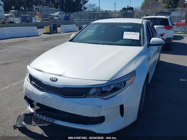 KNAGT4LE5H5017490 2017 KIA OPTIMA - Image 2