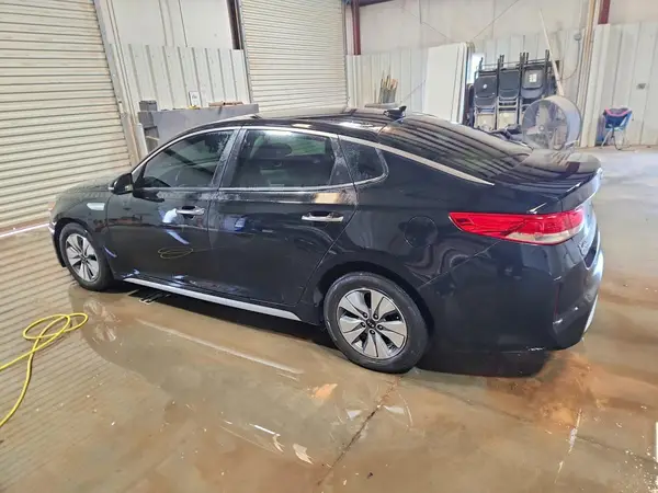 KNAGT4LE6H5008992 2017 KIA OPTIMA - Image 2