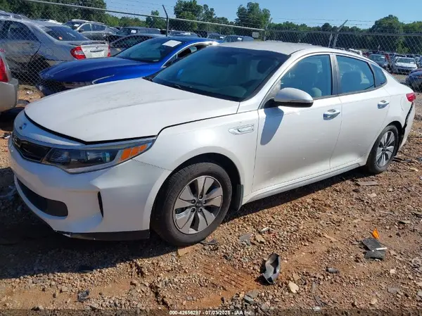 KNAGT4LE7H5010430 2017 KIA OPTIMA - Image 2