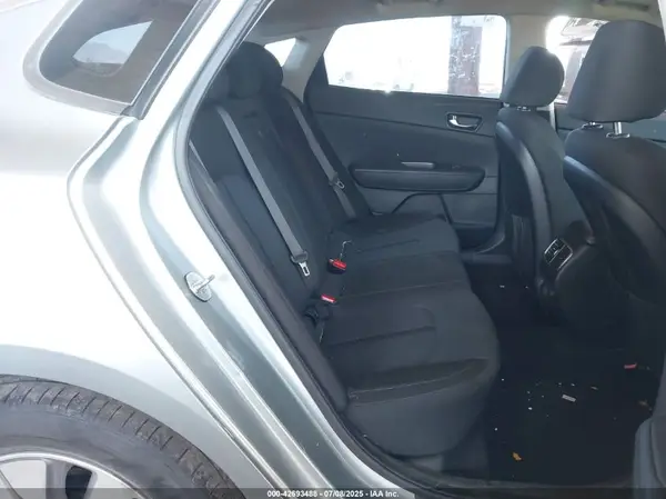 KNAGT4LE7H5011951 2017 KIA OPTIMA - Image 8