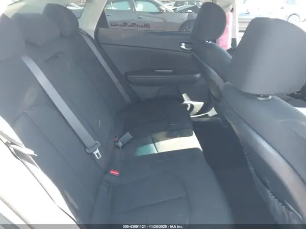 KNAGT4LE7H5014901 2017 KIA OPTIMA - Image 8