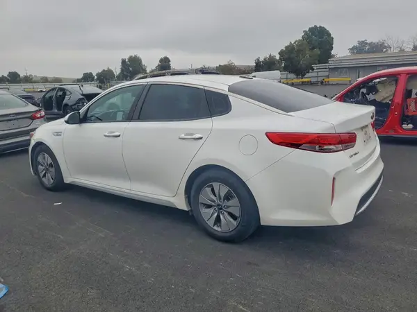 KNAGT4LE7H5017474 2017 KIA OPTIMA - Image 2