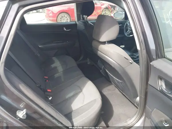KNAGT4LE8H5009061 2017 KIA OPTIMA - Image 8