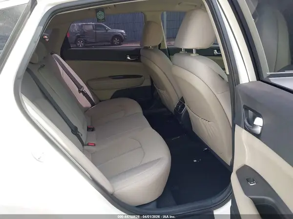 KNAGT4LE8H5009772 2017 KIA OPTIMA - Image 8