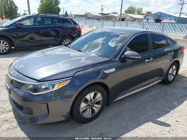 KNAGT4LE8H5010954 2017 KIA OPTIMA - Image 2