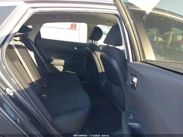 KNAGT4LE9H5011885 2017 KIA OPTIMA - Image 8