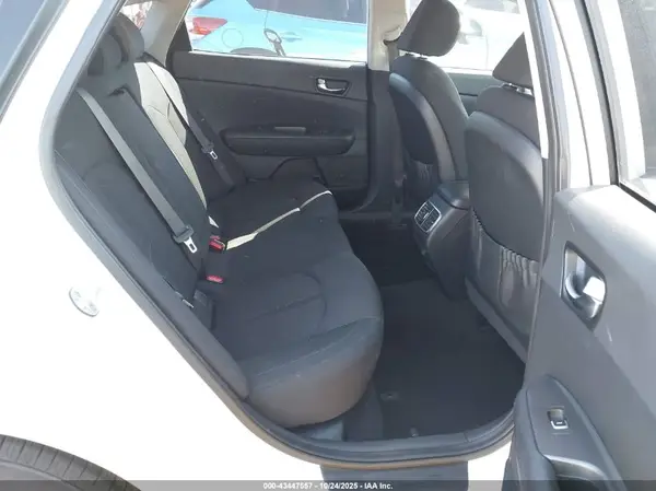 KNAGT4LE9H5013412 2017 KIA OPTIMA - Image 8