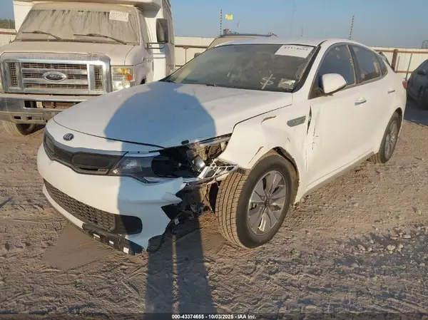 KNAGT4LEXH5008994 2017 KIA OPTIMA - Image 2