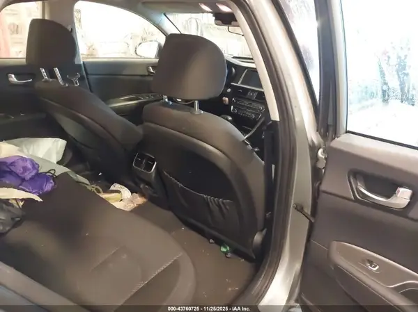 KNAGT4LEXH5013371 2017 KIA OPTIMA - Image 8