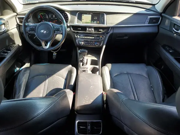 KNAGU4LC2H5005227 2017 KIA OPTIMA - Image 8