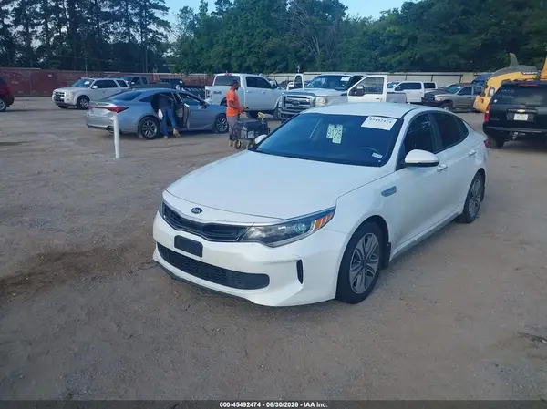 KNAGU4LC2H5007057 2017 KIA OPTIMA - Image 2