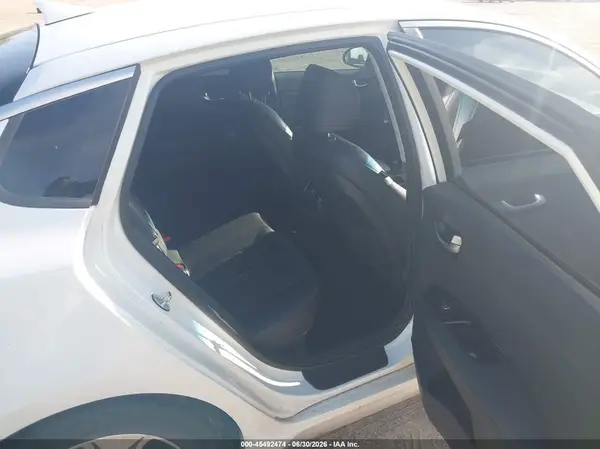 KNAGU4LC2H5007057 2017 KIA OPTIMA - Image 8
