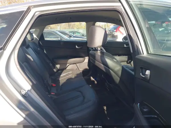 KNAGU4LC7H5004753 2017 KIA OPTIMA - Image 8
