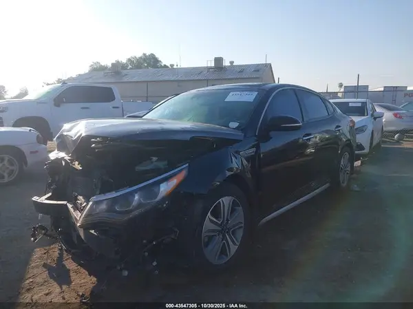 KNAGU4LC7H5006065 2017 KIA OPTIMA - Image 2
