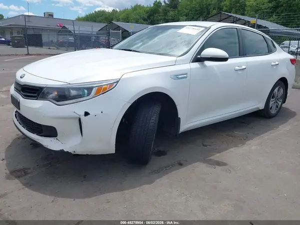 KNAGU4LCXH5004617 2017 KIA OPTIMA - Image 2