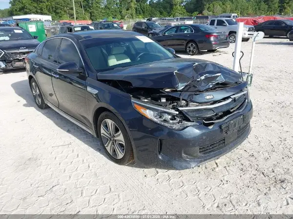 KNAGU4LE0H5013778 2017 KIA OPTIMA - Image 1