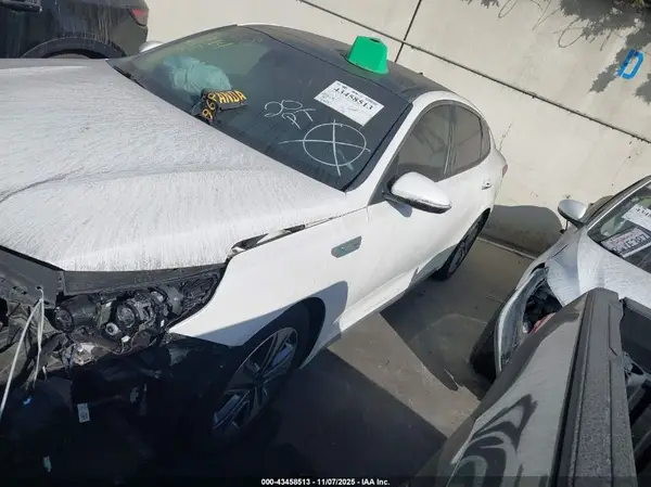 KNAGU4LE3H5011071 2017 KIA OPTIMA - Image 2