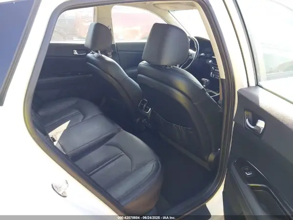 KNAGU4LE3H5012382 2017 KIA OPTIMA - Image 8