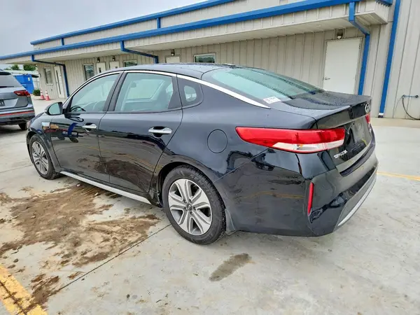 KNAGU4LE4H5010026 2017 KIA OPTIMA - Image 2