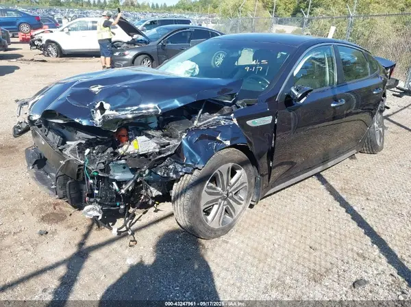 KNAGU4LE4H5012116 2017 KIA OPTIMA - Image 2
