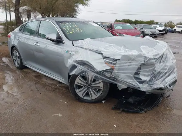 KNAGU4LE4H5017655 2017 KIA OPTIMA - Image 1
